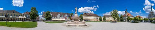 Panorama of Kapellplatz with Marienbrunnen and town hall