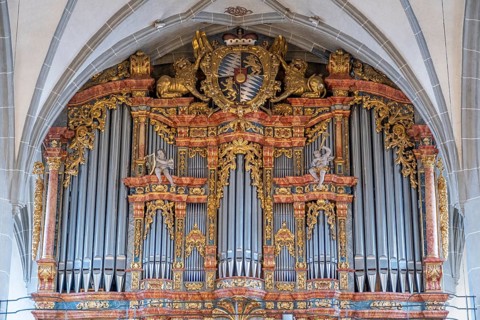 Organ prospect from 1724 with organ from 2000 in the collegiate parish church of St. Philipp and Jakob