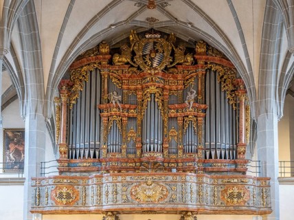 Organ prospect from 1724 with organ from 2000 in the collegiate parish church of St. Philipp and Jakob