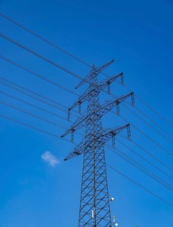 High-voltage power line behind the Hardtwald West motorway service station