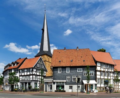 Church of the Apostles and ring-shaped development with historic half-timbered houses