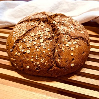 Wholemeal rye bread with oat flakes