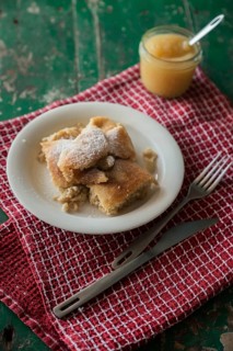 Vegan Kaiserschmarrn with apple sauce