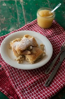 Vegan Kaiserschmarrn with apple sauce