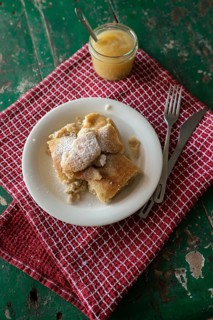 Vegan Kaiserschmarrn with apple sauce