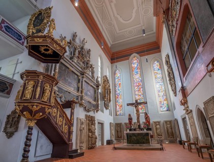 Georgenkirche, interior with pulpit and chancel