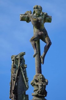 Gestas the evil thief, Calvary Calvaire crucifixion group on the triumphal arch