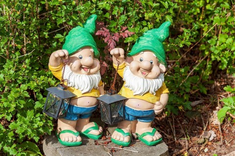 Garden gnomes with lanterns, Germany