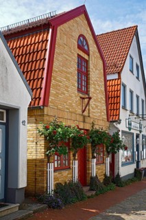 Row of houses, historic fishermen's settlement Holm