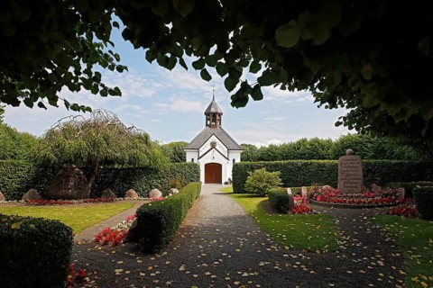 Cemetery chapel and cemetery, Historic fishing village Holm