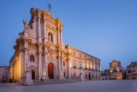 Cathedral square with the cathedral at dusk, Syracuse