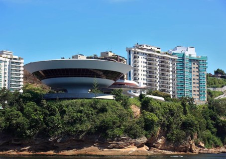 Museu de Arte Contemporanea de Niteroi, Museum of Contemporary Art in Niteroi in close proximity to Rio de Janeiro