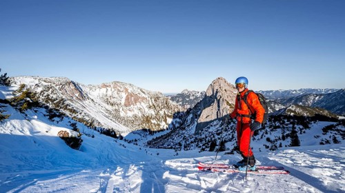 Ski tourers, mountain peak of the Ruchenkoepfe