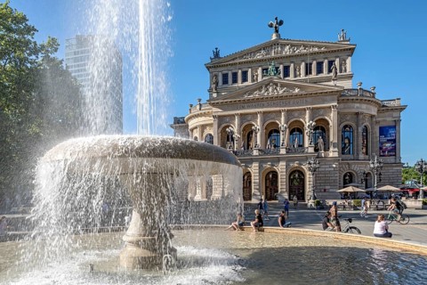 Lucae Fountain by Edwin Hueller, fountain with fountain in front of the Alte Oper opera house by Richard Lucae from the Wilhelminian period