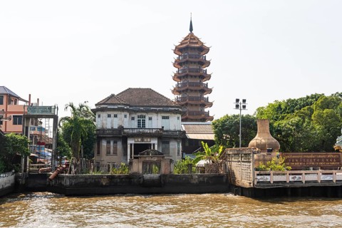 Old colonial house on the Chao Phraya River, Bangkok