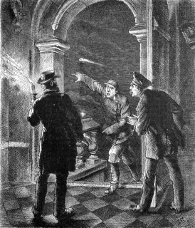 Three men chasing an amber thief, two are policemen in uniform