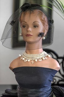 Bust of a mannequin with necklace from the 1920s, Bavaria