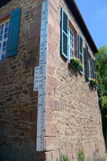 High-water marks at the Kittsteintor, Wertheim am Main