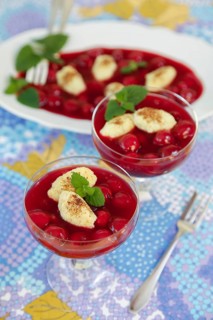 Swabian cuisine, sweet semolina dumplings with cherry compote