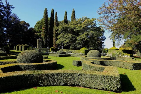 Hedges cut into shape, Jardins du Manoir d'Eyrignac