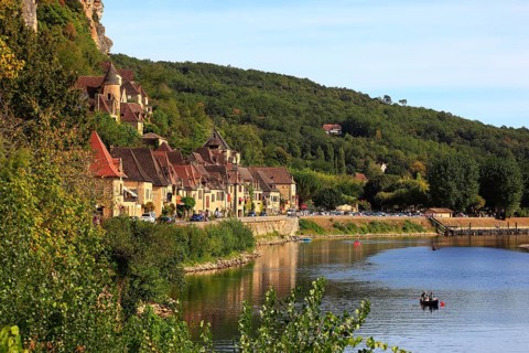La Roque-Gageac on the banks of the Dordogne, Aquitaine region