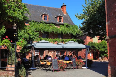 Collonges-la-Rouge, Colonjas