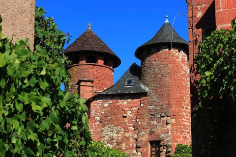 Collonges-la-Rouge, Colonjas