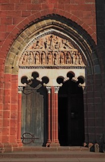 Saint-Pierre churchs gate, Collonges-la-Rouge