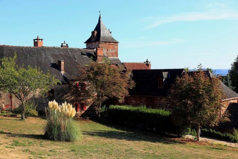 Collonges-la-Rouge, Colonjas