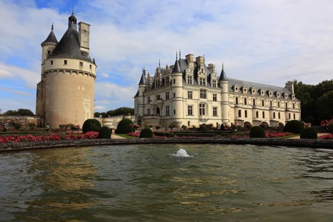 Chenonceau Castle, moated castle in the village of Chenonceaux in the Indre-et-Loire department of the Centre-Val de Loire region