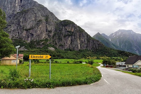 Traffic sign, direction sign to Eikesdal at fork