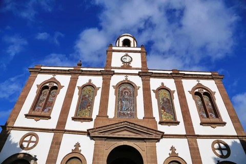 Casa Parroquial a beautiful church with triptych. Agaete, Las Palmas