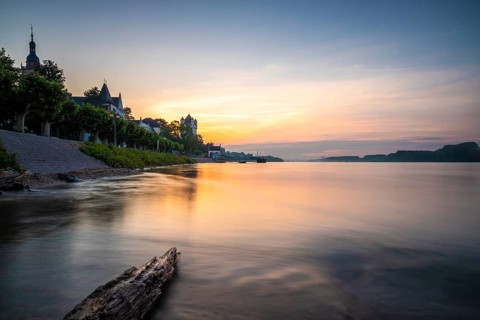 Electoral castle on the banks of the Rhine, Eltville am Rhein