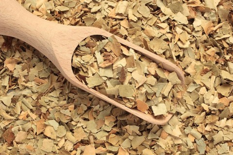 Dried leaves of the bitter orange, used as herbal medicine and scent