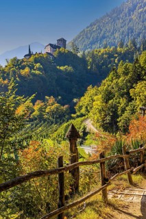 Lebenberg Castle, view from the Marlinger Waalweg