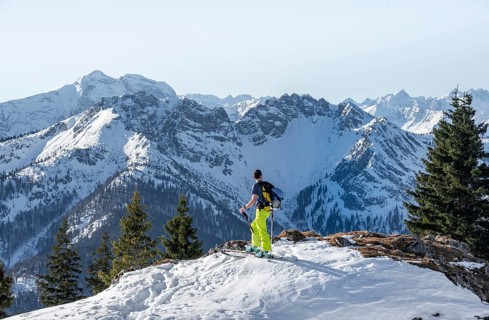 Ski tourers on their way to the Rotwand, mountains in winter