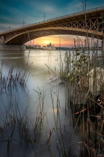 Long exposure on the bank of the Danube, under Margaret Bridge