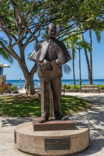 Prince Kuhio statue at Waikiki beach, Ohahu