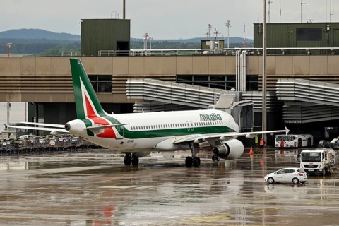 Aircraft Alitalia, Airbus A320-200