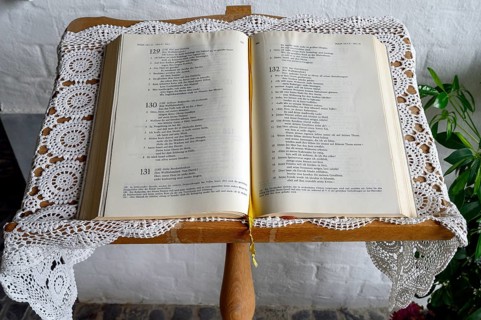 Book with psalms on book stand with crocheted cover, Heiliggeistkirche