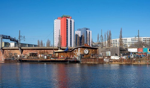 Holzmarkt beach bar at Jannowitzbruecke, Holzmarktstrasse