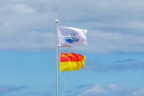 DLRG flags, Steinwarder peninsula