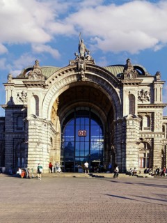 Main portal, main station