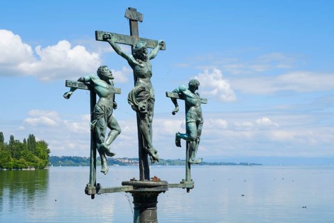 Swedish cross, crucifixion group at the entrance to Mainau Island