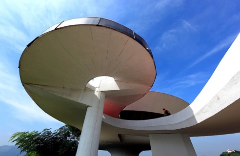 Museu de Arte Contemporanea de Niteroi, Museum of Contemporary Art in Niteroi in close proximity to Rio de Janeiro