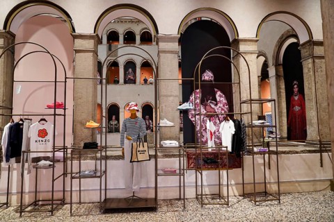Interior view of the department stores' AMO,