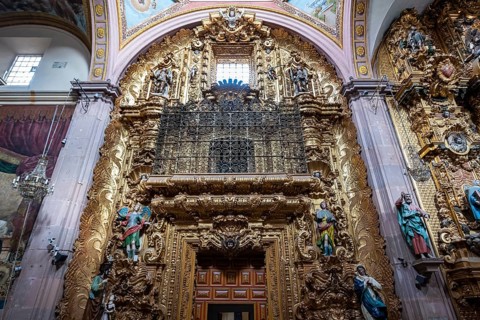 Beautiful interior in the Parish of the Sacred Heart of Jesus "Of St. Claire", Unesco site Queretaro