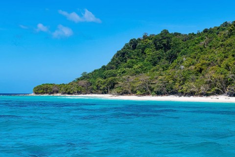 White sand beach and turquoise water, Koh Rok
