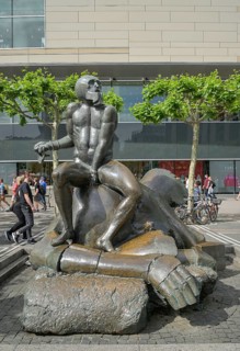 Sculpture David and Goliath by Richard Hess, Zeil