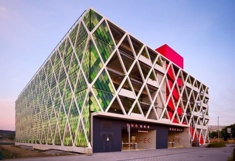 Sound insulation and natural ventilation through honeycomb structure in novel hybrid building, mixed-use building